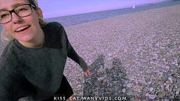 Public Agent Flashing with Close Pussy Central Park