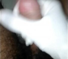 Chico joven masturbandose