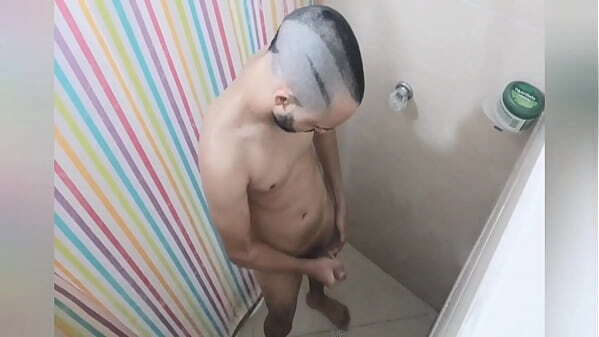 C&aacute_mara Escondida Graba Querer Mejor Amigo Descubro Masturba Ba&ntilde_o