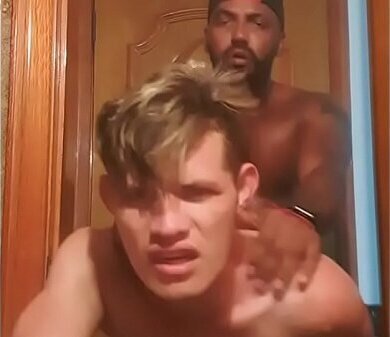 Socando gostoso massagista putao paulistano