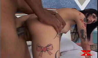 Garota Ex&oacute_tica Toda Tatuada Libertina Levando C&uacute_ Gigante Lucas Crazy- Dhones Portella Productions Explicita Video