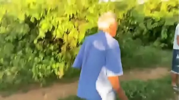 Lopim dando surra vara ladr&atilde_o goiaba tiringa