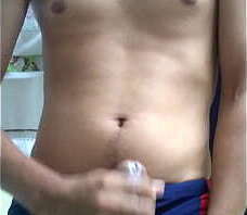 Kadu exibindo sua sunga pau e porra