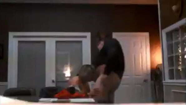 Fran&ccedil_aise suce gars cable