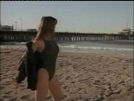 Diagnosis Murder: Sexy Swimsuit Girl