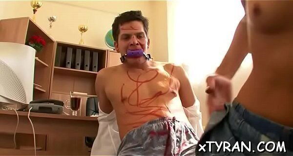 Voluptuous bimbo Victoria Rose gets love tunnel filled