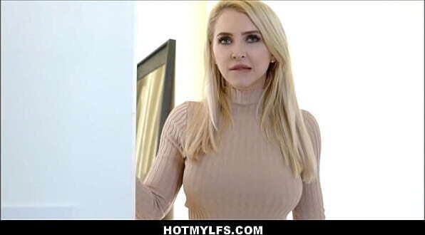 MILF Alix Lynx Seduces Daughters Boyfriend