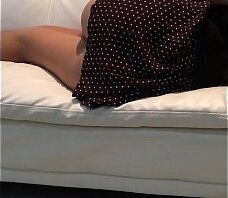 quedo dormida sof&aacute_ t&iacute_o llena culo leche...