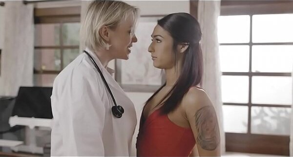 Khloe tranny fucks girl