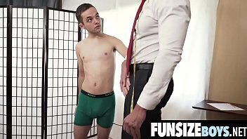 Mature muscle silverdaddy pounds young twink hard-FUNSIZEBOYS.NET