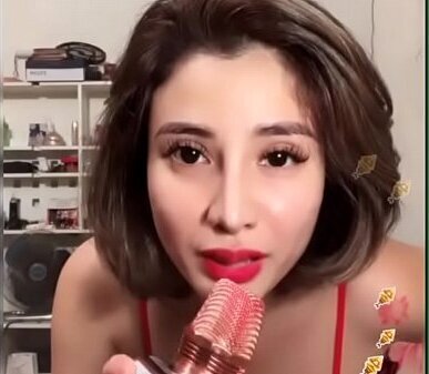 girl h&agrave_ng Bingo