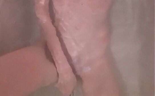 Tiny teen Tracy Naghavi cums bathroom