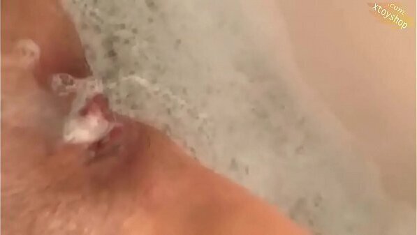 Slut Fists Herself Fucks Bottle