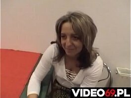 Polskie porno Zdesperowana dojrzała sąsiadka