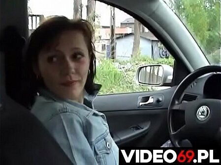 Polskie porno Niedoświadczona seksie ładnie obciąga