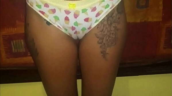 Novinha aninhos janeiro tocando Doidera gravar Trailler