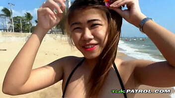 BISEXUAL Filipinas lick each other'_s pussies TOURIST