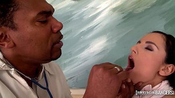 Interracial bangers nuts stuffs black into Kerry'_s mouth