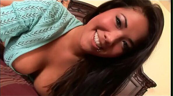 Pretty asian girl fucks