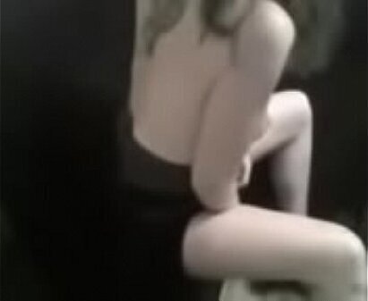 MILF home alone gets horny!!