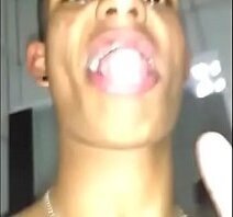 Cavalo Louco comendo presidi&aacute_ria abertura Shrek