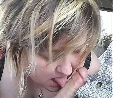 Slut wife giving another blow road side.