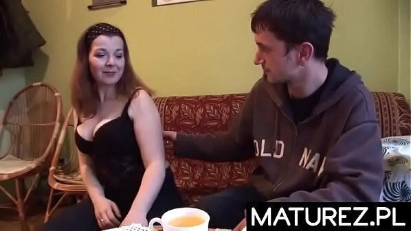 Polskie mamuśki Dojrzała sąsiadka kt&oacute_rą trzeba wyruchać