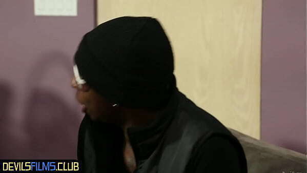 Spitroasted MILF beauty sucking black