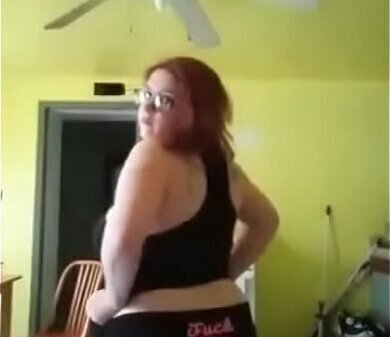 Sexy milf makes shoot