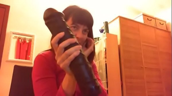 domino questi grossi cazzi vuoi succhiare tutti?