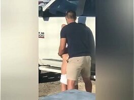 Caiu Net. Gostosa Sendo Flagrada dando Namorado Atr&aacute_s Carro