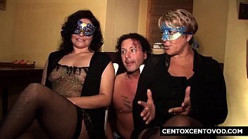 mostra figlia come essere troia CentoXCento