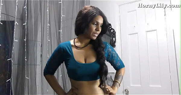 Indian Kaamwali Horny Giving Blowjob Extra Income