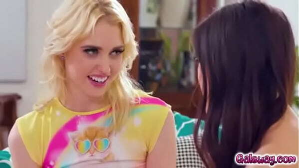 Kendra Spade having best birthday with Chloe Cherry!