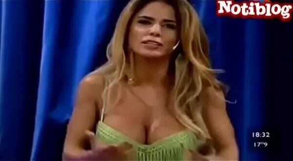 Marina Calabr&oacute_: Parte