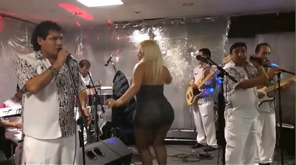 jacky casta&ntilde_eda culazo vestido