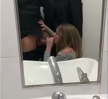 Quick blowjob fuck restourant