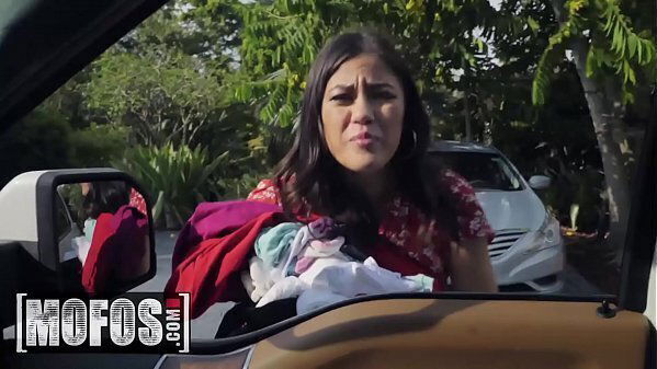 Stranded Teens (Kendra Spade) Stranded Slut Sucks Another Dick MOFOS