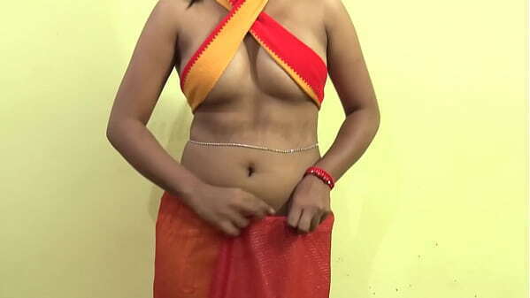 Retro Style Saree Wearing Just Fashion Show