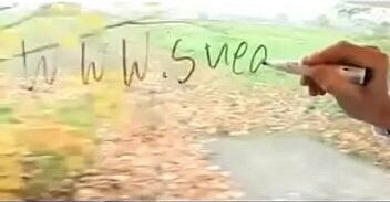 Homens divertem lambendo cheirando t&ecirc_nis