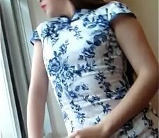 Chinese girl cheongsam masturbates toilet【Subscribe update videos every day】