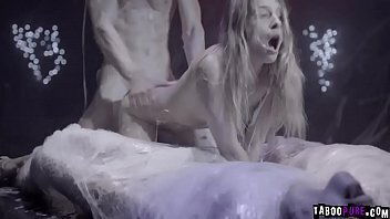 Couple taken aliens made star live show!