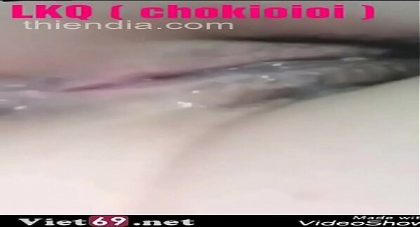 Dong cảng đứng ng&ocirc_̀i kh&ocirc_ng y&ecirc_n