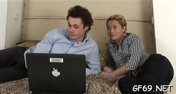 Enjoyable darling getting deflowered inside baths