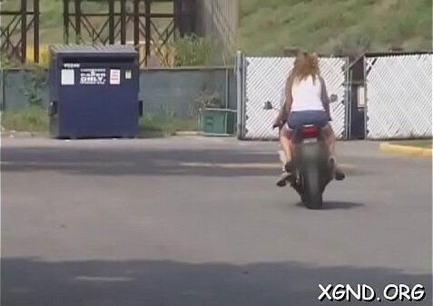 Sensual amateur teen loves riding 10-pounder spicy modes