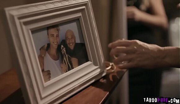 Watch this horny stepson Dustin Daring bangs stepmoms pussy cause caught cheating with bestfriend.