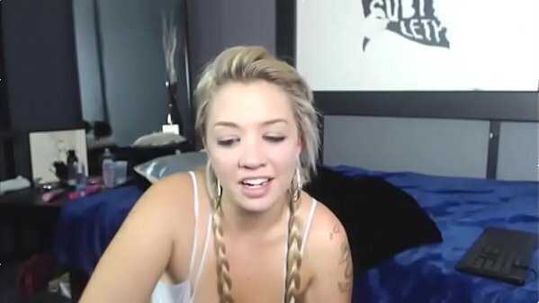 Young sexy blonde pigtails uses perfect Pussy 18flirtCom