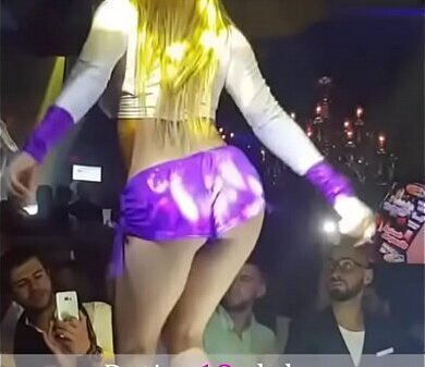 hermana cachonda bailando rico mostrando trasero