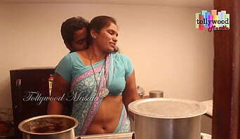desi masala aunty seduced teen