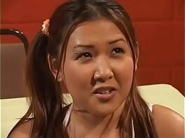 Breathtaking curvy teen with tiny gets shaved cum-hole eaten